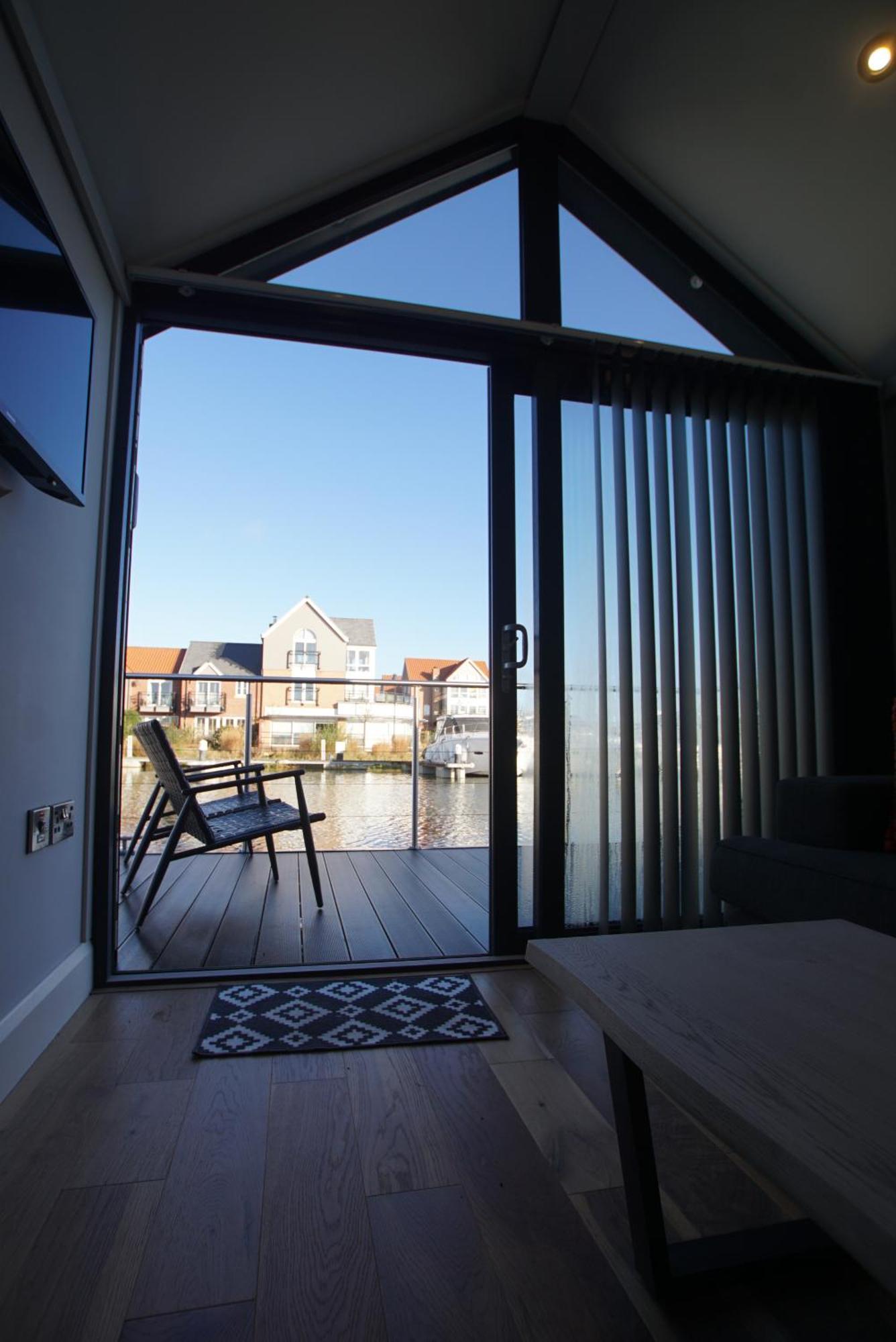 Lincoln Floating Holidays Esterno foto